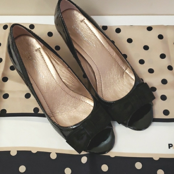 BCBGeneration Vegan Leather & Suede Wedge Peep Toe Heels GUC 8.5 - Picture 2 of 13